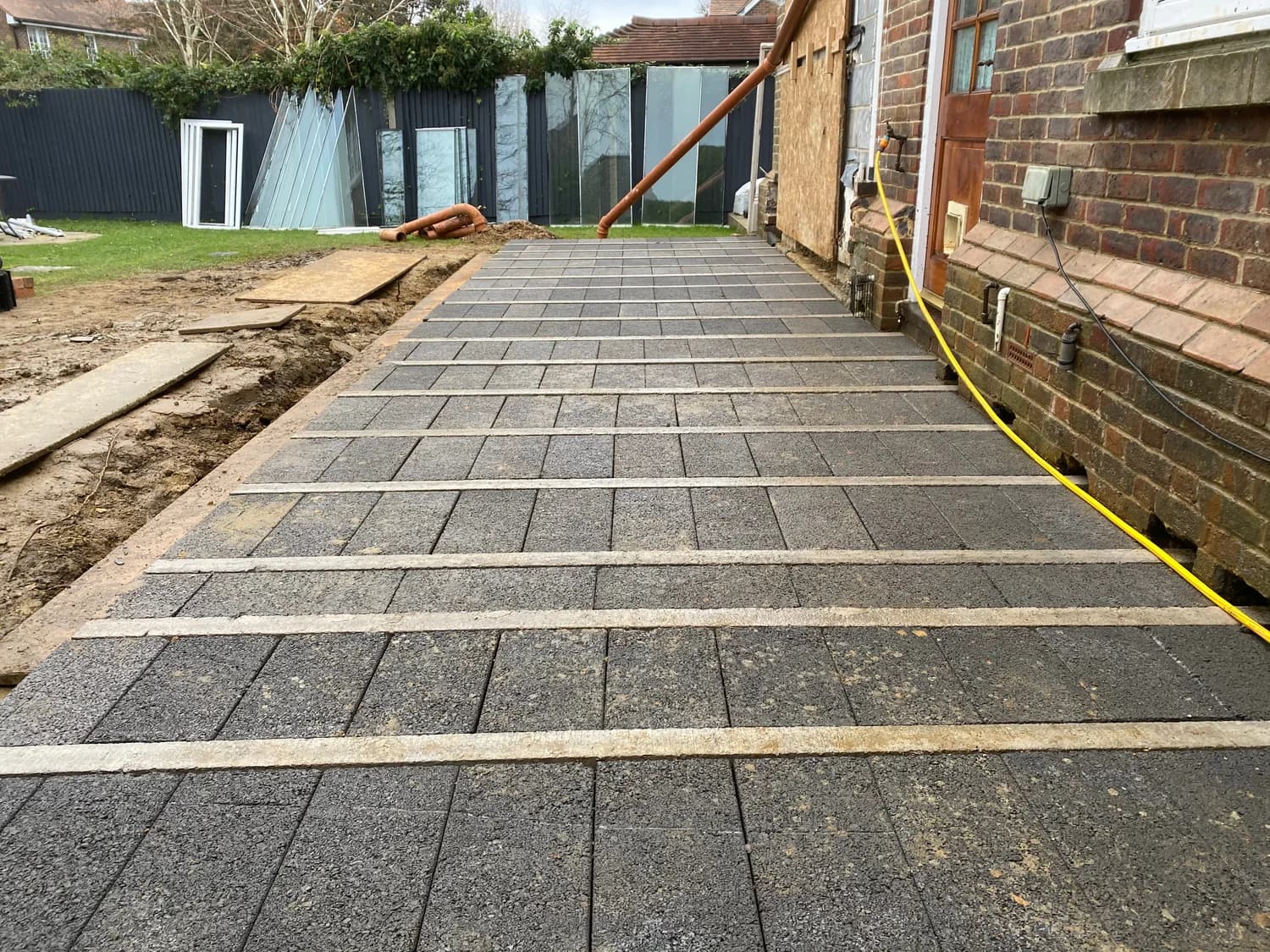 Structural extension — Coulsdon