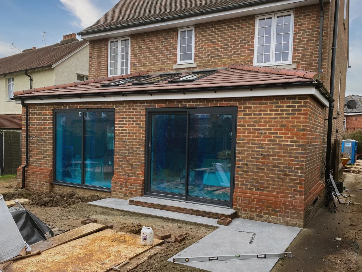 Structural extension — Coulsdon